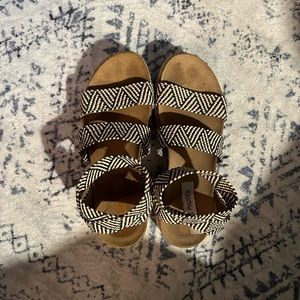 Steve Madden platform sandals